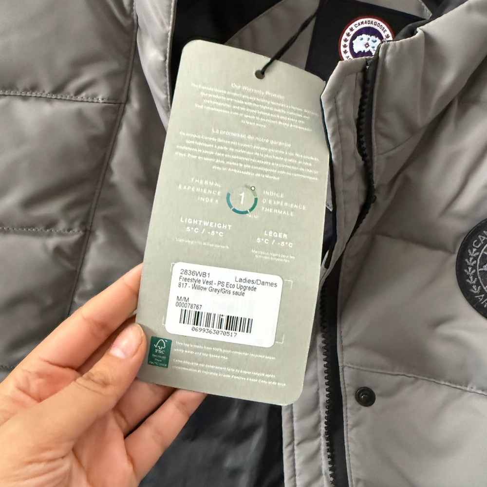 Canada Goose Light Grey canvas Puffer Vest with black Logo Patch - Picture 4 of 10